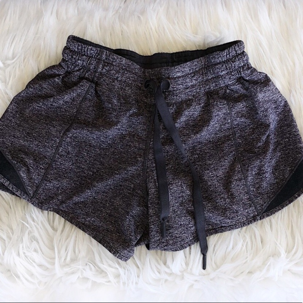 Lululemon Hotty Hot short